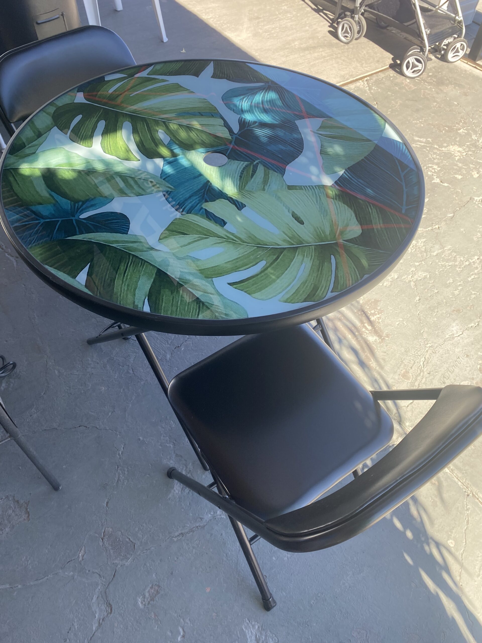 IMG_6425 Patio table with 2 chair - Image 1